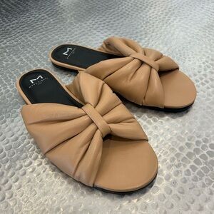 Marc Fisher Sandals Womens Size 9.5 Tan Open Toe Knot Detail
